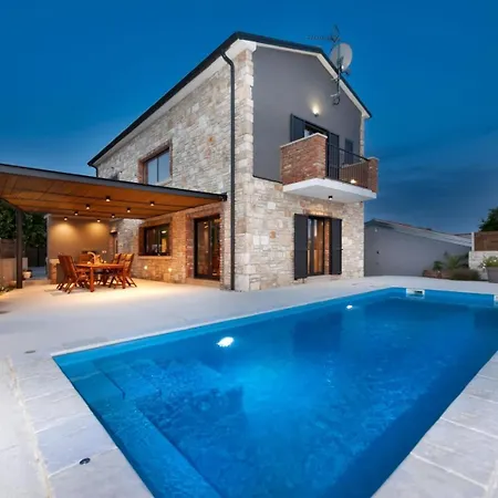 Beautiful Baraka With Pool Near Pazin Villa