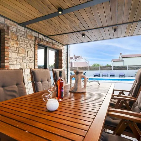 Beautiful Baraka With Pool Near Pazin Villa