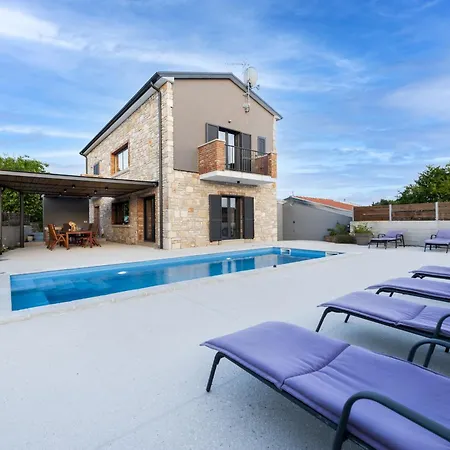 Villa Beautiful Baraka With Pool Near Pazin Kanfanar