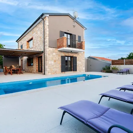 Villa Beautiful Baraka With Pool Near Pazin *