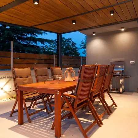 Villa Beautiful Baraka With Pool Near Pazin